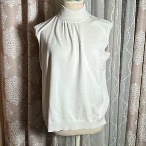 Dress Barn white sleeveless  mock  Turtleneck top Size 14/16